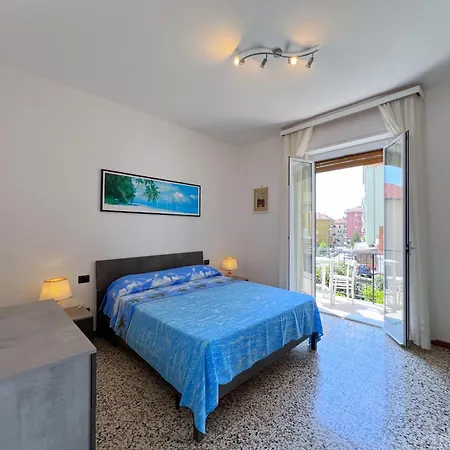Luminoso E Grande Διαμέρισμα Varazze